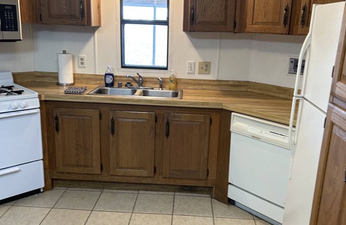 Dale House | Cozy White County Hideaway: Perfect for Hunters & Families