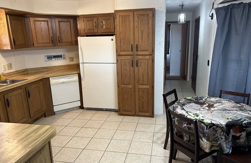 Dale House | Cozy White County Hideaway: Perfect for Hunters & Families