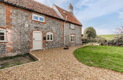 Salthouse Cottage | Pet-Friendly White End Cottage Near Salthouse Coast