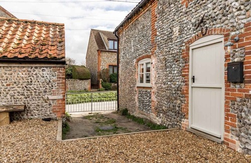 Salthouse Cottage | Pet-Friendly White End Cottage Near Salthouse Coast