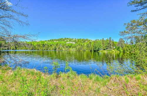 Saint Come House | Discover White Fox Haven: Pet-Friendly 4-Star Retreat
