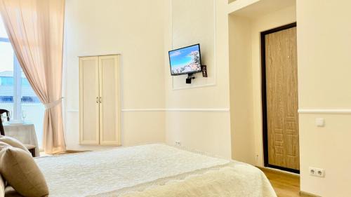 Petrovskoye Apartment | White Garden