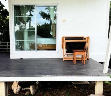 Bai Lan Hotel | Oceanfront White House Bailan Resort with Pool & Beach Access