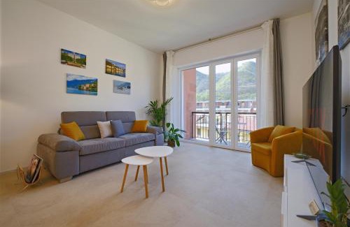 Como Apartment | Experience Como City Views at the White House Hotel
