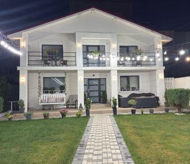 Costinesti House | White House Costinești