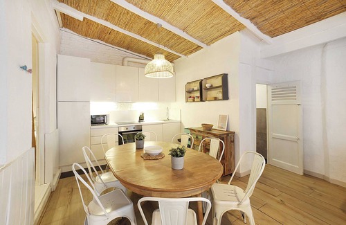 La Marina del Prat Vermell House | Relax at White House: Poolside Retreat in Barcelona