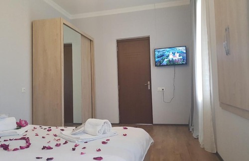 Eniseli Hotel | Pet-Friendly White House in Kakheti: Rated 9/10 for Comfort