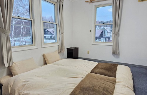Tomamu House | Discover White House: Family-Friendly with Breakfast Included