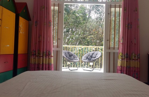 Narangodapaluwa House | Cozy White House: Family-Friendly with Breakfast & Kitchen