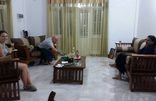 Narangodapaluwa House | Cozy White House: Family-Friendly with Breakfast & Kitchen