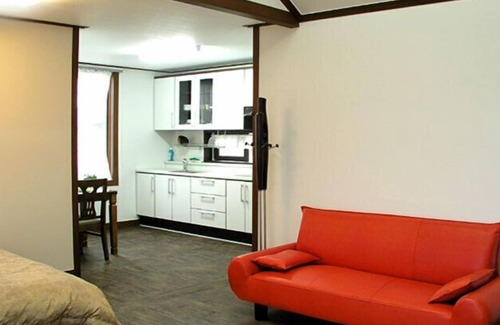 Jinju Condo | Family-Friendly Getaway at White House on the Hill