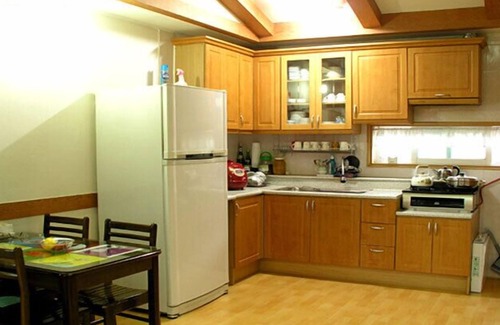 Jinju Condo | Family-Friendly Getaway at White House on the Hill