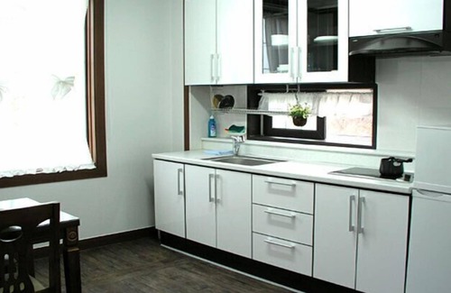 Jinju Condo | Family-Friendly Getaway at White House on the Hill