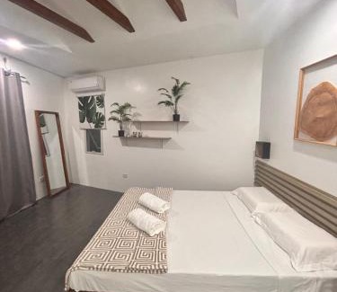 Libaong Apartment | White house panglao