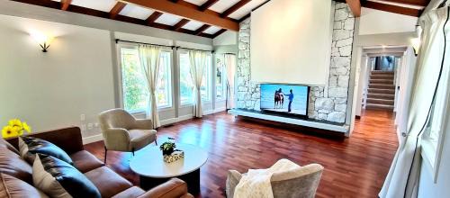 Tofino Villa | Family-Friendly White House Tofino Villa with Top Ratings