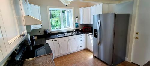 Tofino Villa | Family-Friendly White House Tofino Villa with Top Ratings