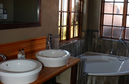 Tierpoort Bed & Breakfast | Unforgettable Stays at White Linen Guesthouse with Pool