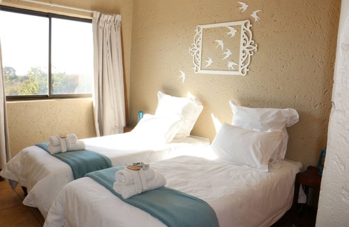 Tierpoort Bed & Breakfast | Unforgettable Stays at White Linen Guesthouse with Pool