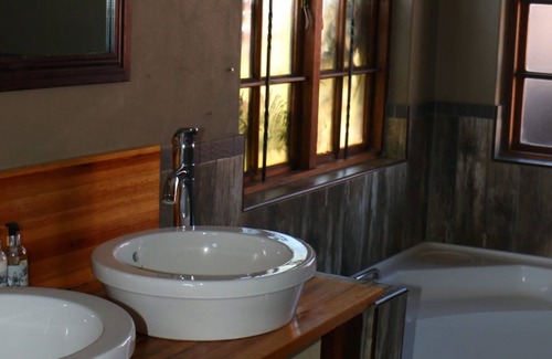 Tierpoort Bed & Breakfast | Unforgettable Stays at White Linen Guesthouse with Pool