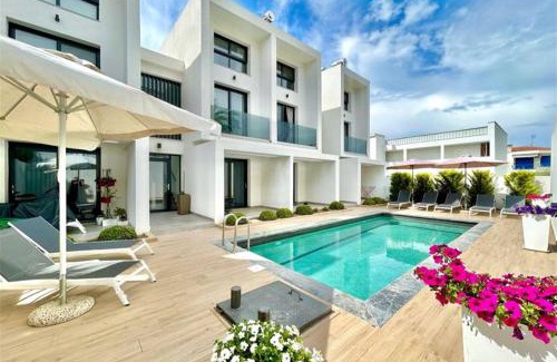 Kallithea Apartment | Inviting White Lion Apartment Kallithea - Oceanfront Oasis