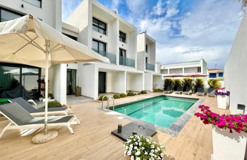 Kallithea Apartment | Inviting White Lion Apartment Kallithea - Oceanfront Oasis