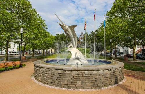 Ocean City Apartment | Oceanfront Bliss at White Marlin with Pool & Family Fun