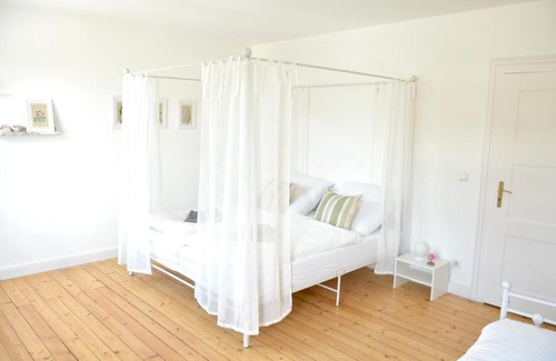 Landshut Apartment | White Midsommar: Scandi Style Hotel in Central Location