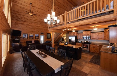 Island Park Cabin | Cozy White Moose Cabin with Hot Tub Near Yellowstone