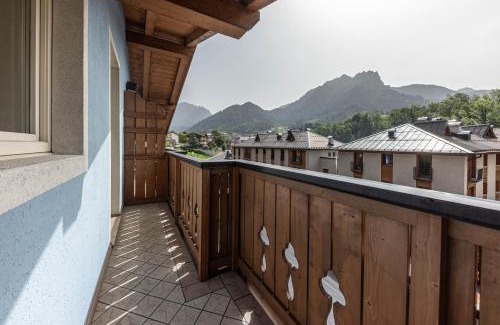 Transacqua Hotel | Relaxing Retreat at WHITE MOSS GARNì with Spa & Hot Tub