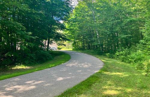 Intervale House | Discover White Mountain Glen: Family-Friendly Retreat with Hot Tub