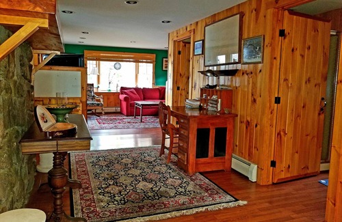 Whitefield House | Top-Rated White Mountain Lakefront Retreat with Spa & Views