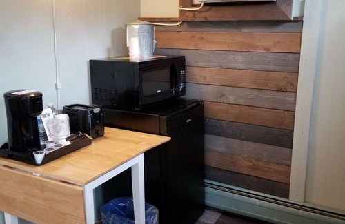 Lincoln Hotel | Eco-Friendly White Mountain Motel with Pool & Breakfast