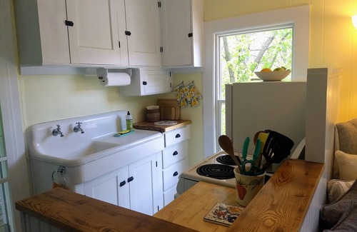 Gorham Apartment | Riverfront Studio in the White Mountains - Guest Rated 10/10