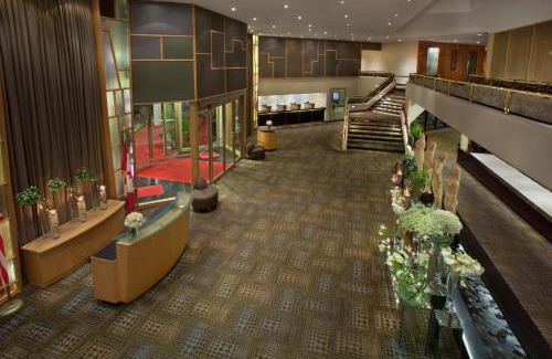 Glendale Resort | Elegant White Oaks Conference & Resort Spa with Pool Access