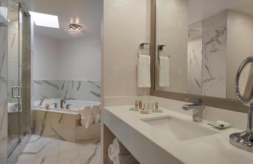 Glendale Resort | Elegant White Oaks Conference & Resort Spa with Pool Access