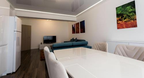 Constanta Apartment | White Palm Mamaia