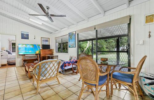 White Patch House | Pet-Friendly Retreat: White Patch On The Water Awaits