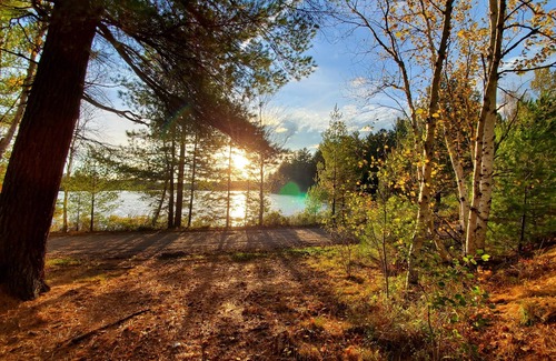 Washagami Cabin | Discover White Pine Cabin at Pine Falls Lodge Retreat