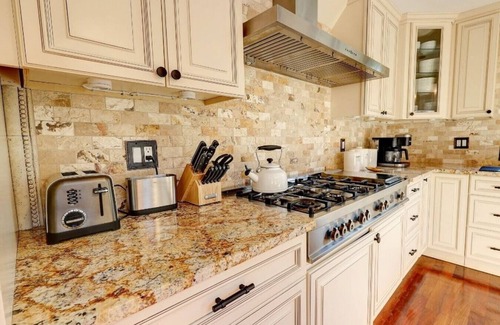 White Plains House | Relaxing Getaway at White Plains with Pool and Game Room