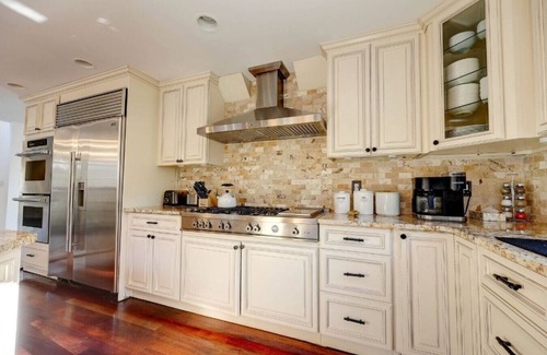 White Plains House | Relaxing Getaway at White Plains with Pool and Game Room
