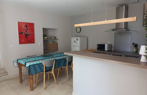 Mougins House | Elegant Oceanfront Retreat at White Roses Cannes Mougins