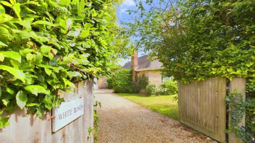 Bembridge House | Oceanfront White Roses: Guest Rated 9.5, Pet Friendly Escape