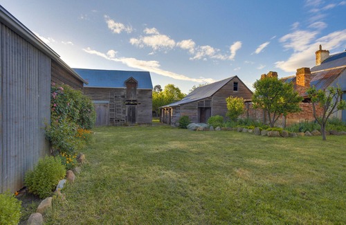 Bothwell Cottage | Discover White's Corner: Family-Friendly Stay with Breakfast