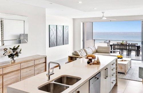 Yamba Apartment | White Sails 4 | Breathtaking Ocean Views and Pool Access