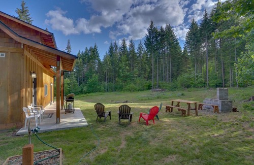 White Salmon Hotel | Exclusive Family Retreat at White Salmon River Refuge