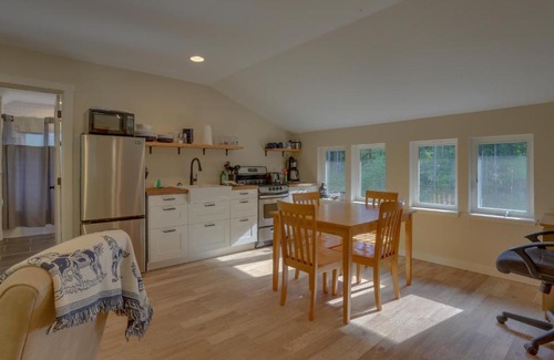 White Salmon Hotel | Exclusive Family Retreat at White Salmon River Refuge
