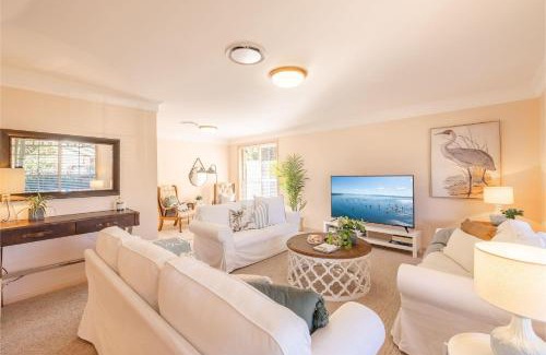 Fingal Bay House | Pet-Friendly Retreat at White Sands - Rated 9.9/10!