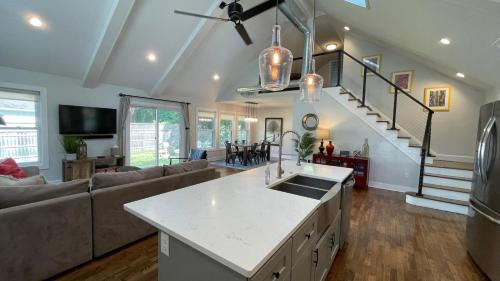 Union Pier House | Unforgettable White Sands: Top-Rated Family-Friendly Retreat
