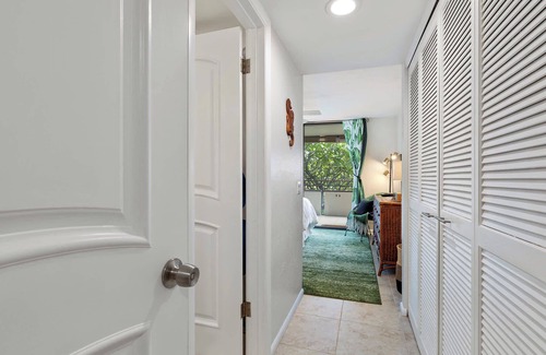 Kahaluu Bay Condo | Oceanfront White Sands Village #129 - Guest Rated 9.8
