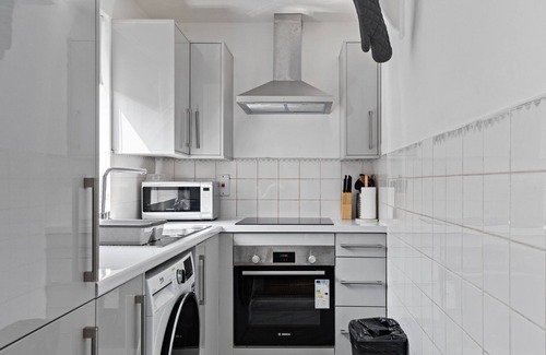 Whittington Apartment | Experience Mill Hill's White Haven: Spa, Breakfast & More